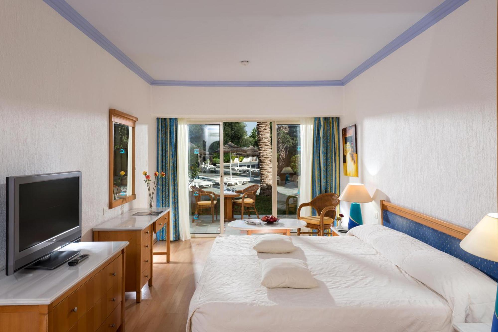 Gardens Aparthotel Paphos